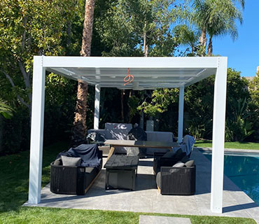 Free standing patio cover with modern design